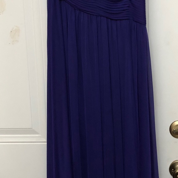 Evening wear. Worn once to a Mardi Gras ball. - Picture 4 of 4